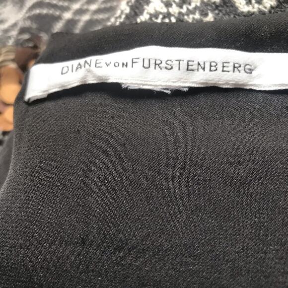 Diane von Furstenberg Silk Feather Long Sleeve Black Shirt Women's Size Medium - Picture 8 of 8